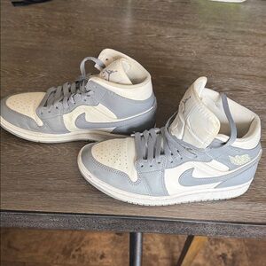 Jordan Kids' Mid-Top Sneakers in Gray and Cream Women’s 8